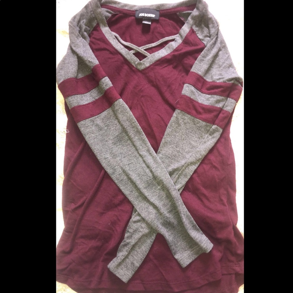 Long sleeve grey and burgundy.